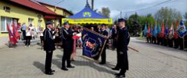 Sztandar jednostki OSP w Chruścicach odznaczony Złotym Znakiem Związku OSP RP