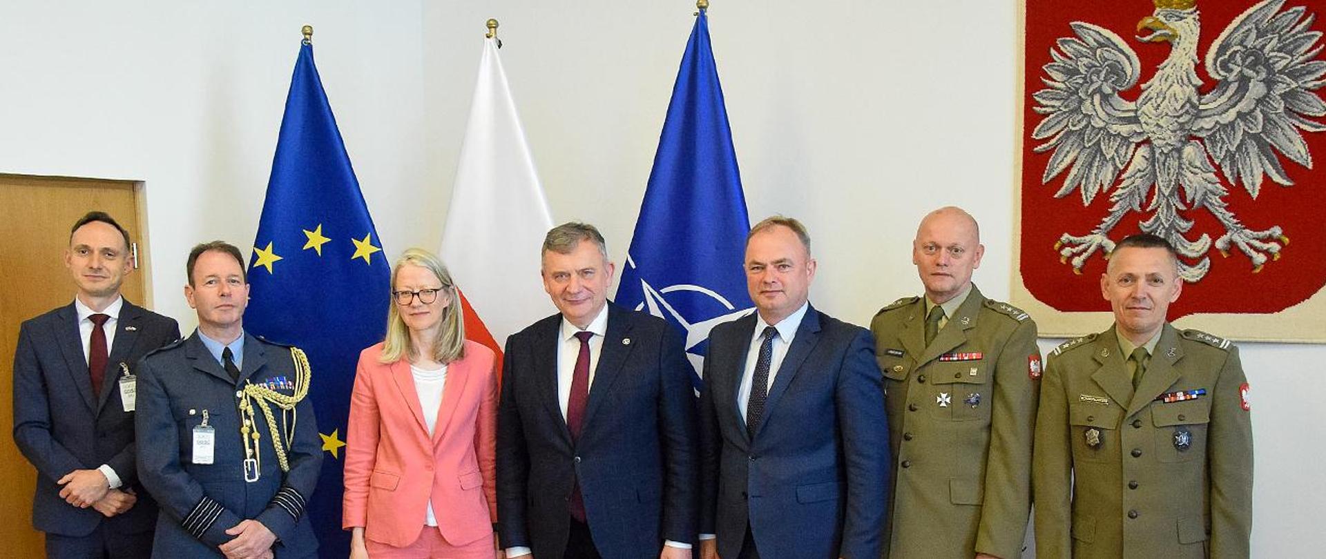 29 maja 2024 r. Paweł Bejda, sekretarz stanu w Ministerstwie Obrony Narodowej spotkał się z panią ambasador Wielkiej Brytanii w Polsce Anną Clunes.
