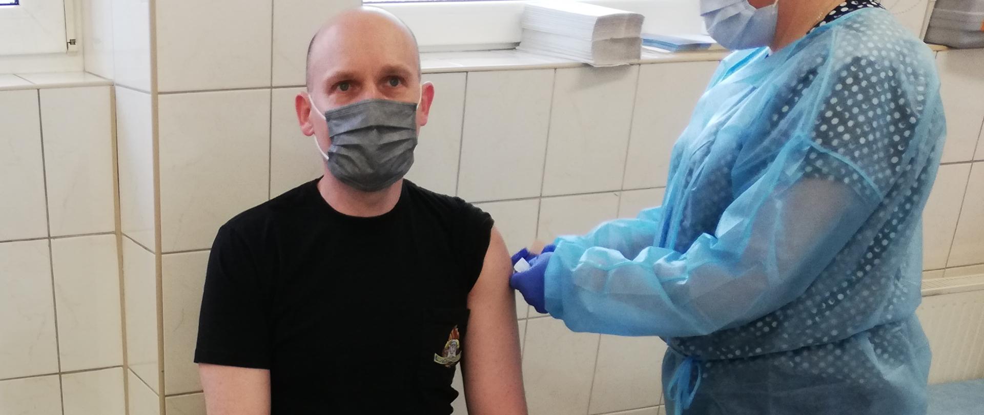 Szczepienia strażaków przeciw COVID - 19