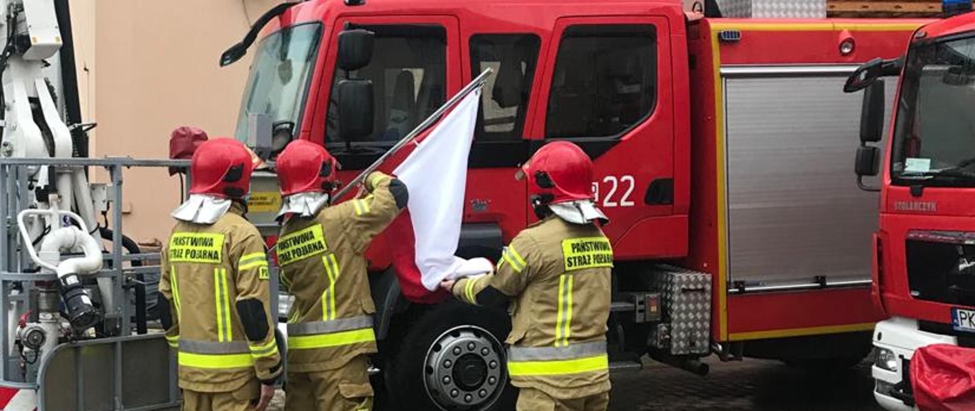 2 MAJA - DZIEŃ FLAGI RZECZYPOSPOLITEJ POLSKIEJ