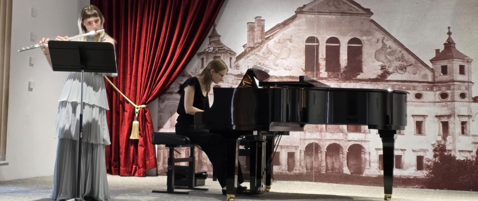 Julia Głuchowska i pani Maria Trofymchuk