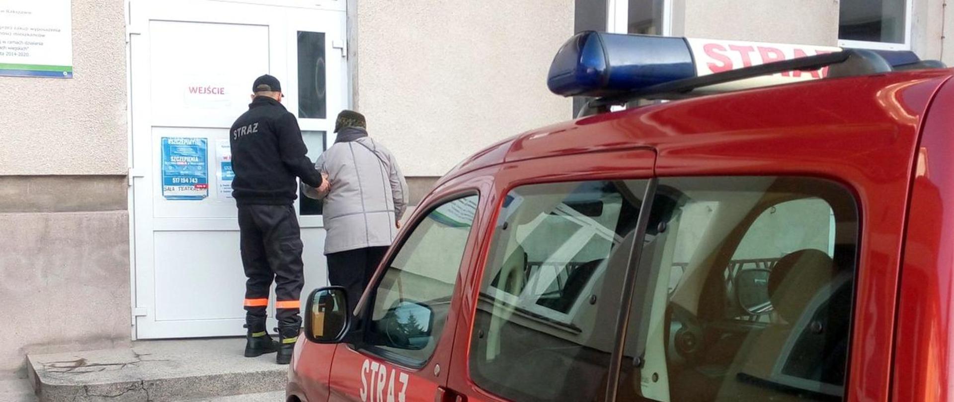 pomoc strażaków w akcji #SzczeoimySIĘ