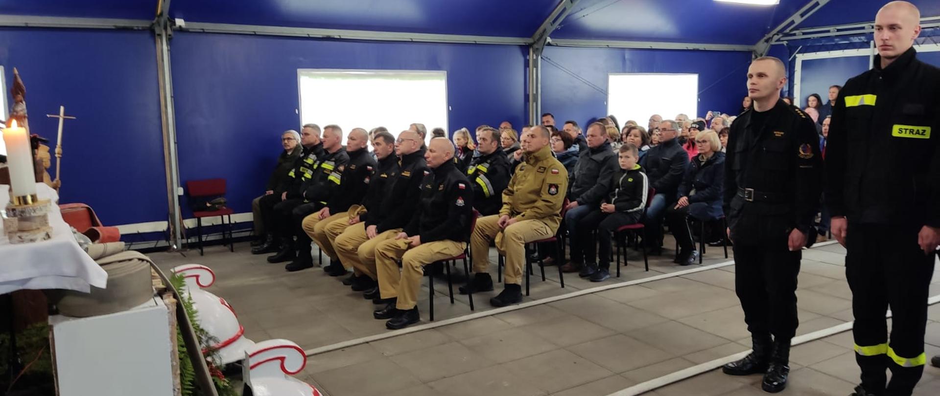 Pokazy ratownicze w wykonaniu kadry SGSP i strażaków w służbie kandydackiej na terenie Przeciwpożarowej Bazy Leśnej Szkoły Głównej Służby Pożarniczej (PBL SGSP) w Zamczysku Nowym
