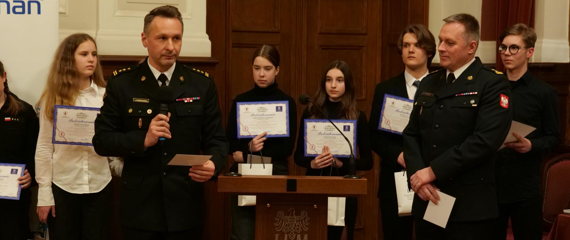 W poszukiwaniu autorytetu