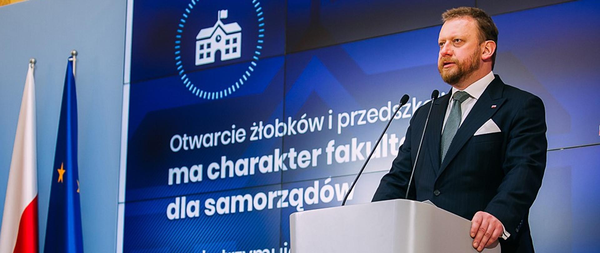  Minister Łukasz Szumowski podczas przemówienia.
