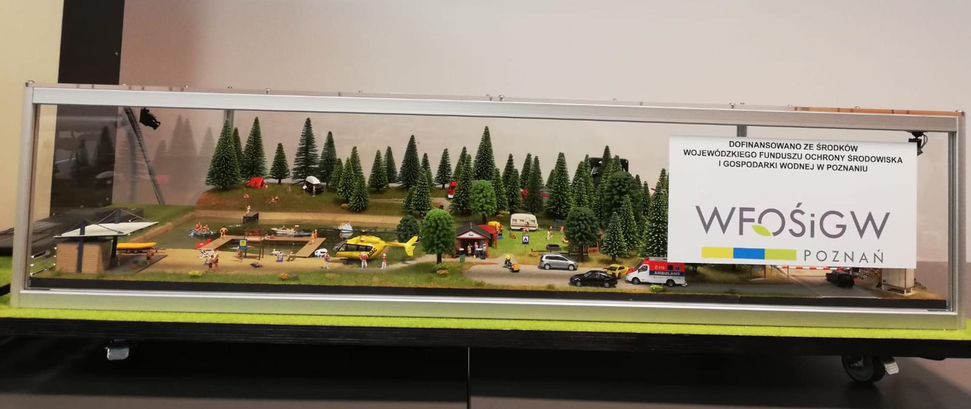 Widok na makietę z naklejką.