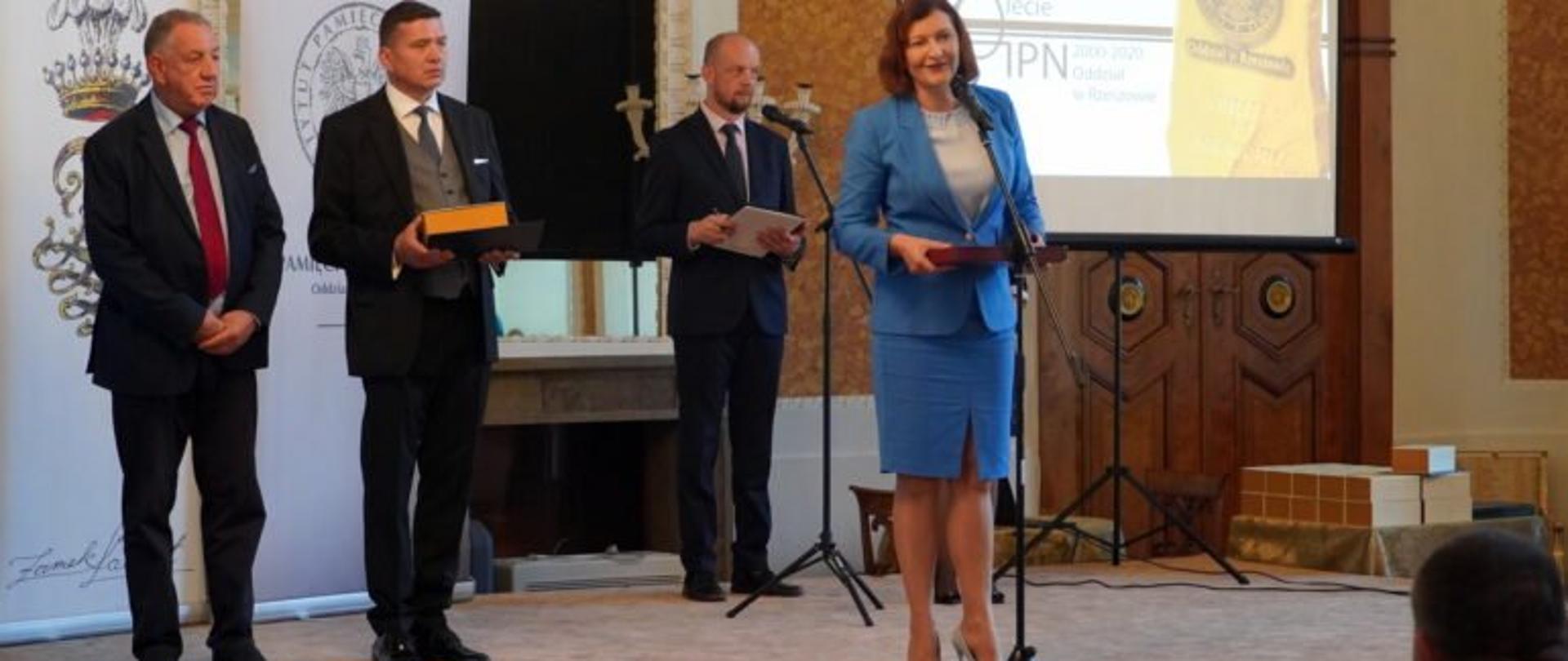 Wojewoda podkarpacki Ewa Leniart przemawia podczas jubileuszu rzeszowskiego oddziału IPN