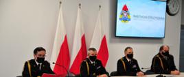 Zdjęcie przedstawia kierownictwo KW PSP w Gdańsku podczas wideokonferencji. 