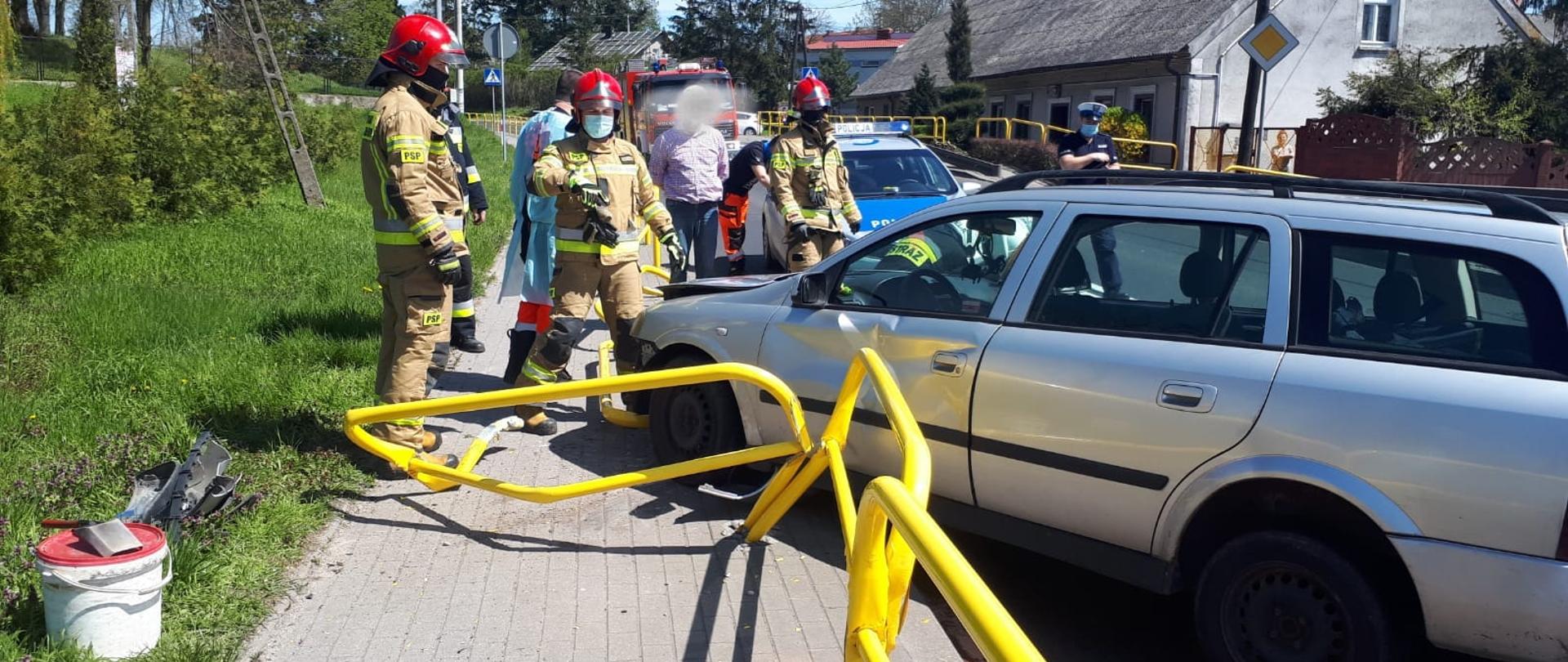 Kolizja samochodu osobowego na DK15 w Wylatowie