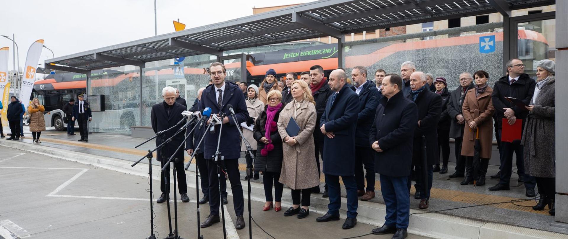 Minister Jan Szyszko na otwarciu Rzeszowskiego Centrum Przesiadkowego