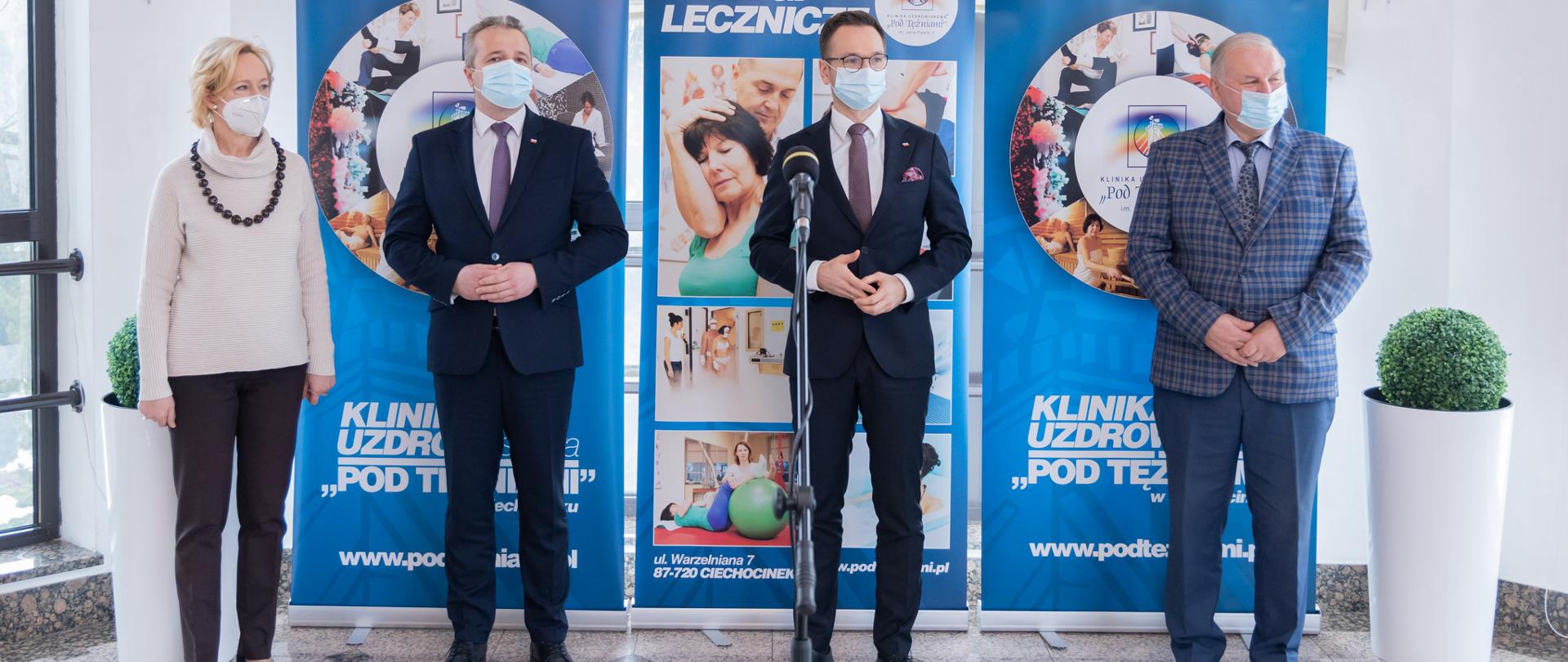 Konferencja prasowa z udziałem ministra Waldemara Budy oraz wojewody Mikołaja Bogdanowicza w Ciechocinku. Uczestnicy konferencji