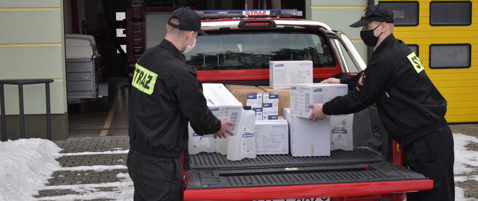 Pińczowscy strażacy doposażeni w środki do walki
z COVID-19
