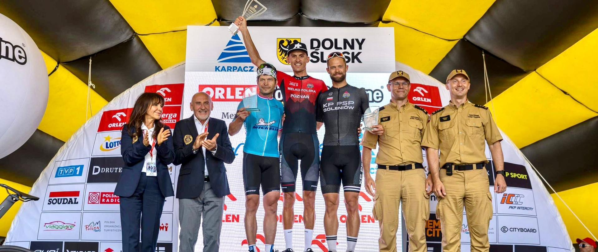 Dekoracja zwycięzców w klasyfikacji PSP