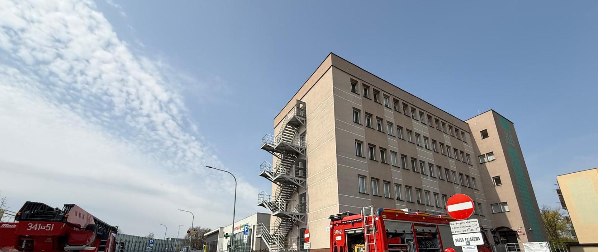 Ćwiczenia taktyczno-bojowe na terenie Zakładu Ubezpieczeń Społecznych