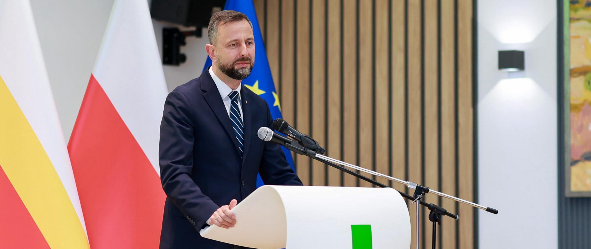 25 września 2026 r. w Krakowie, Władysław Kosiniak-Kamysz wicepremier - minister obrony narodowej wziął udział w uroczystym podsumowaniu inwestycji zrealizowanych w ramach pakietu onkologicznego KPO połączonych z otwarciem pierwszej w Polsce w pełni zautomatyzowanej Apteki Szpitalnej UNIT DOSE. Fot. Krzysztof Niedziela/MON 