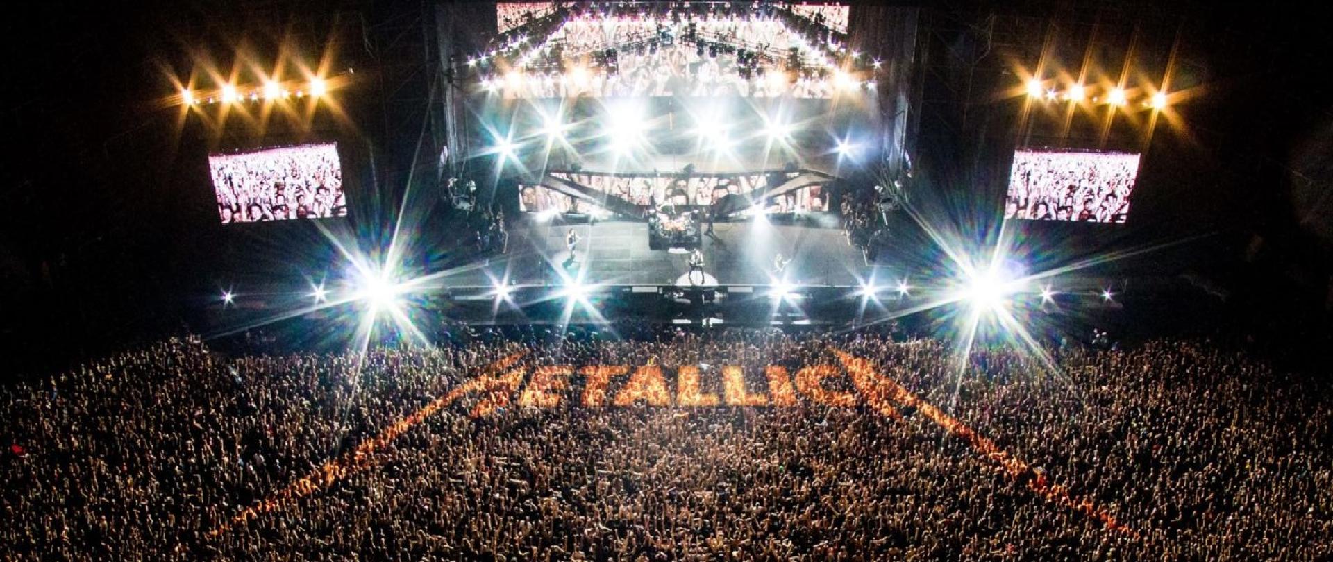 zdjęcie przedstawia imprezę masową - koncert
