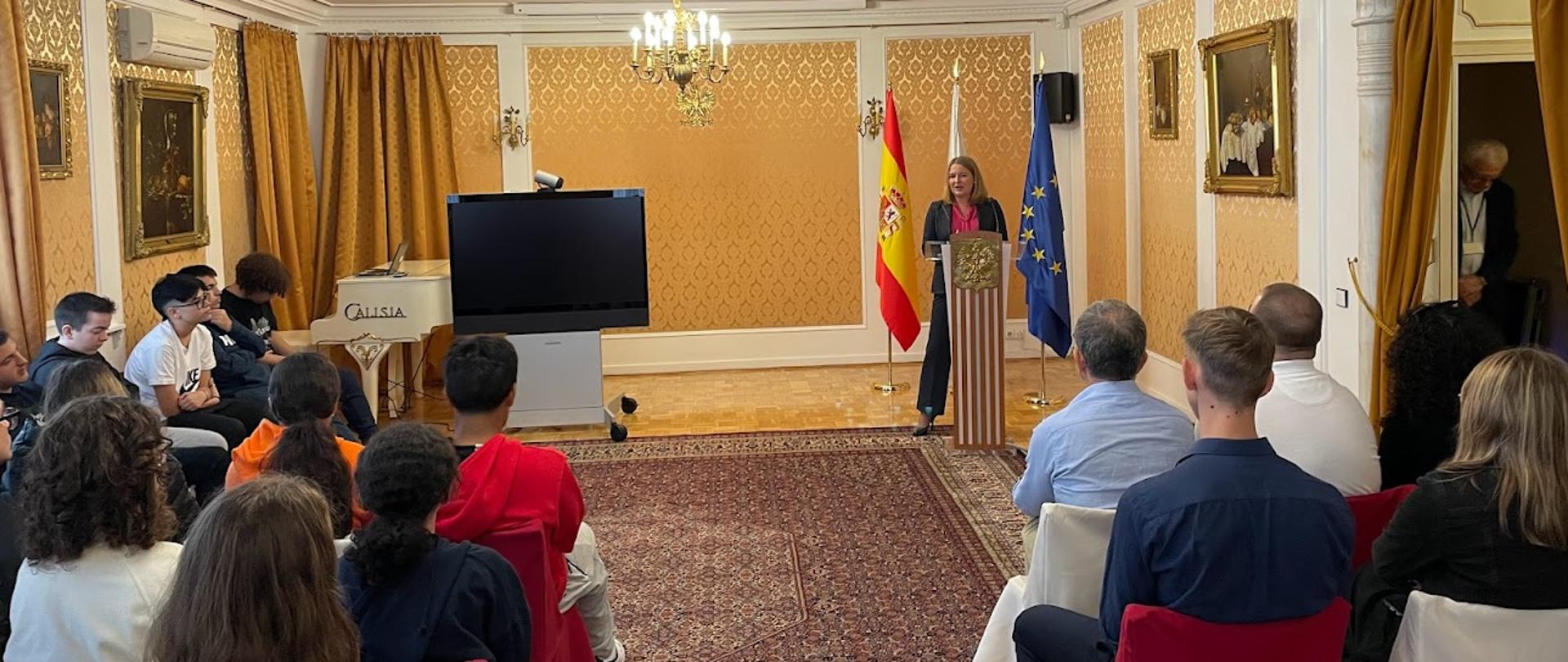 Reunión con la Embajadora