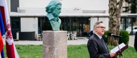 Wystapienie_Ambasadora_RP_Krzysztofa_Olendzkiego_podczas_odsłoniecia_popiersia_Adama_Mickiewicza