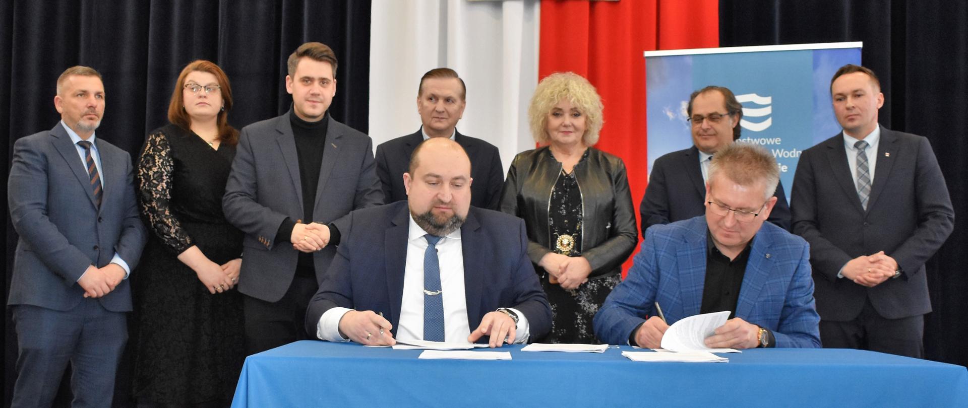 Podpisanie umowy na przebudowę wału przeciwpowodziowego prawobrzeżnej doliny Wisły na odcinku Bączki – Antoniówka Świerżowska