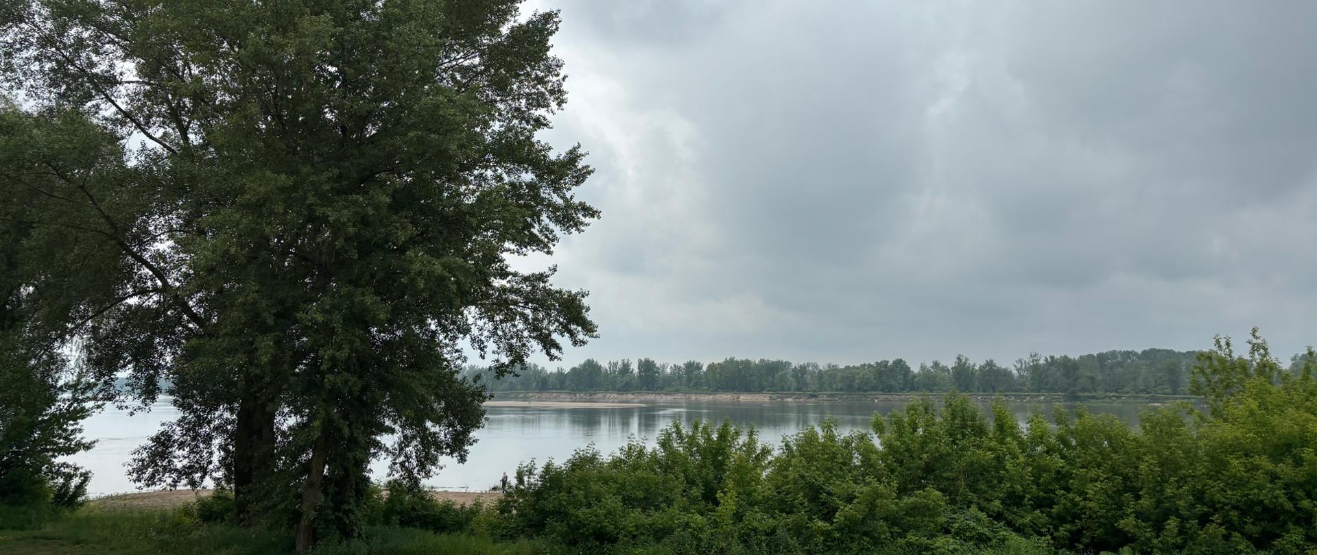 Przebudowa prawostronnego wału przeciwpowodziowego rzeki Wisły w km 472+600-489+666 