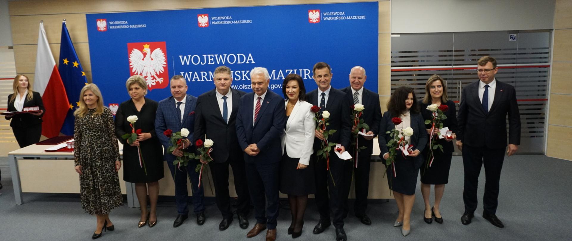 Pracownicy służby zdrowia z odznaczeniami