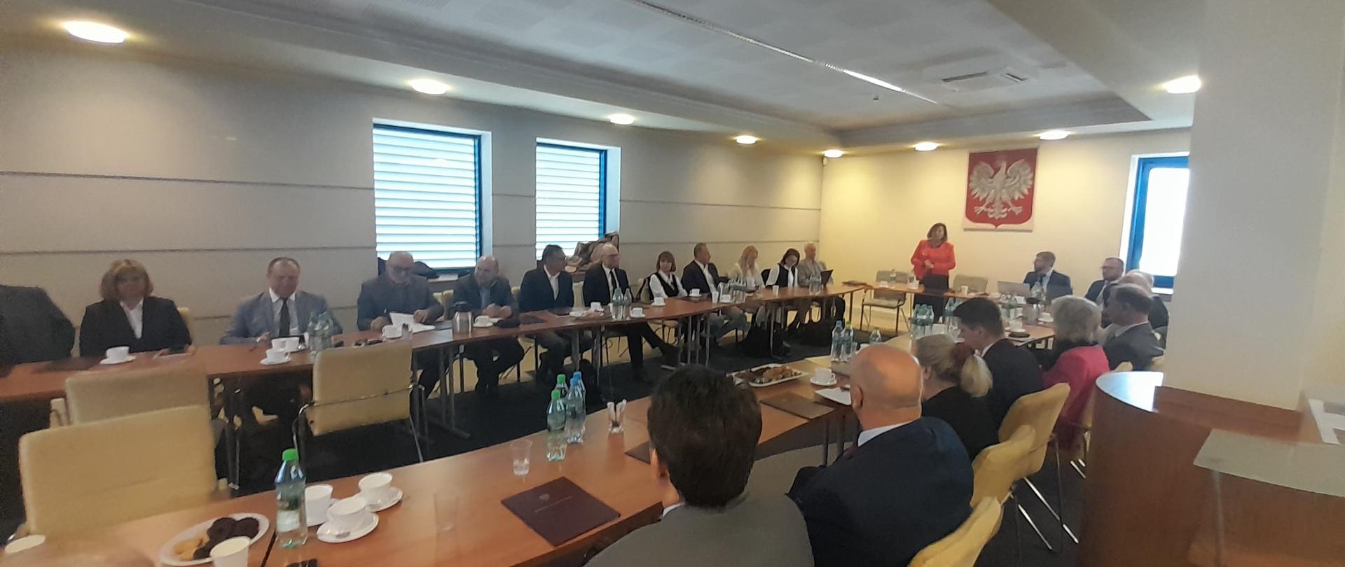 Zdjęcie przedstawia uczestników PRGiK podczas posiedzenia.