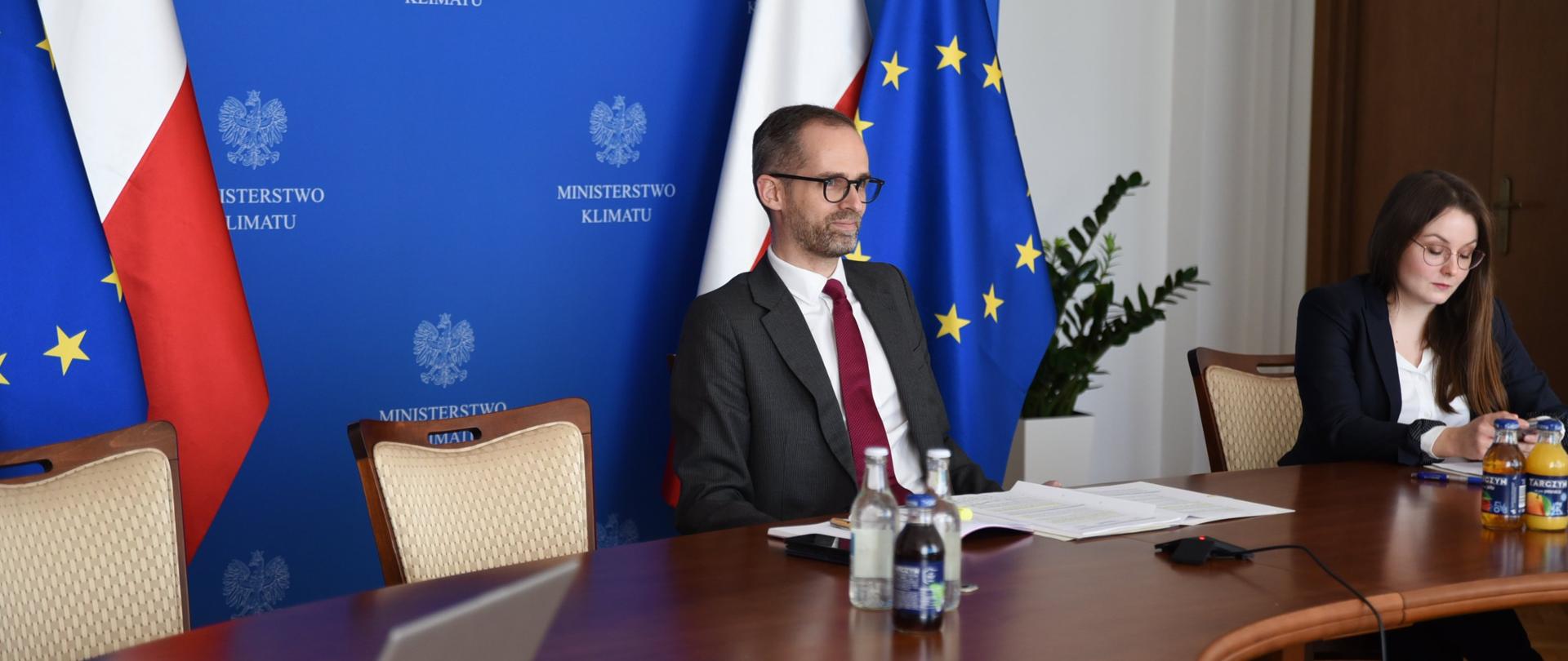 Wiceminister klimatu Adam Guibourgé-Czetwertyński na konferencji red. "Politico" - „Energy Visions: Achieving Climate Neutrality by 2050: Which Pathway for Europe?” 