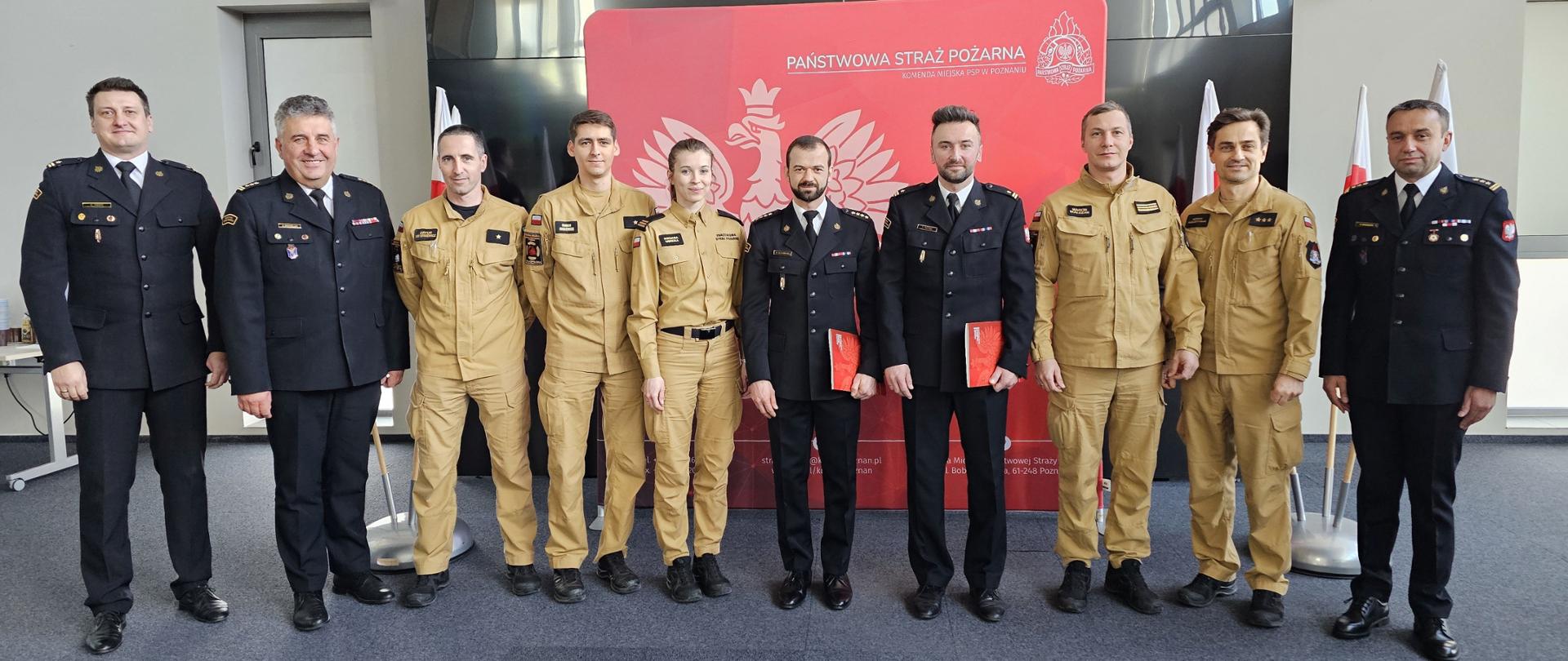 Komendanci wraz z Wydziałem Operacyjno-Szkoleniowym