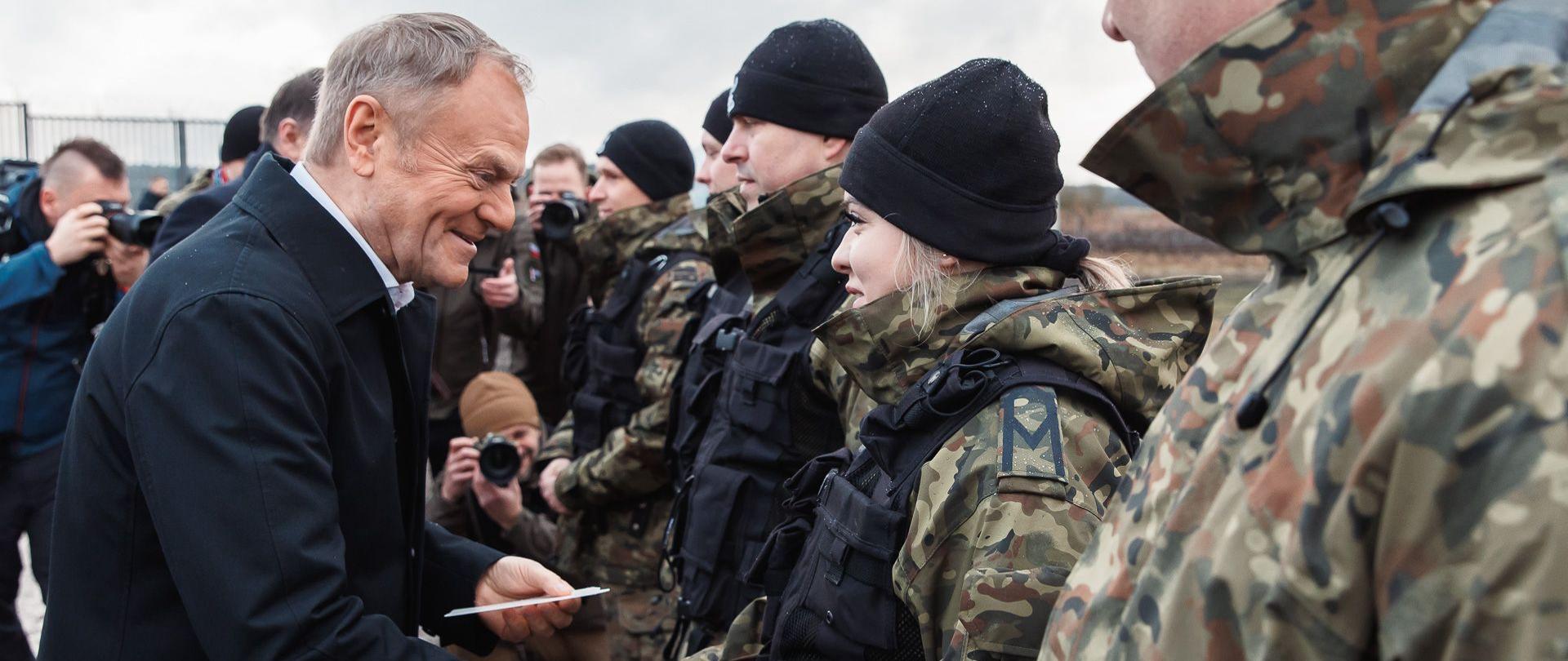 Premier Donald Tusk na granicy polsko-białoruskiej