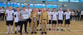 Drużyna z Komendy Powiatowej PSP w Aleksandrowie Kujawskim podczas Mistrzostw Strażaków w Halowej Piłce Nożnej