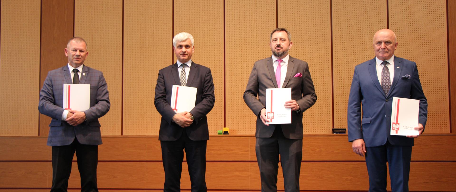 Podpisanie umów dotyczących Funduszu Rozwoju Przewozów Autobusowych