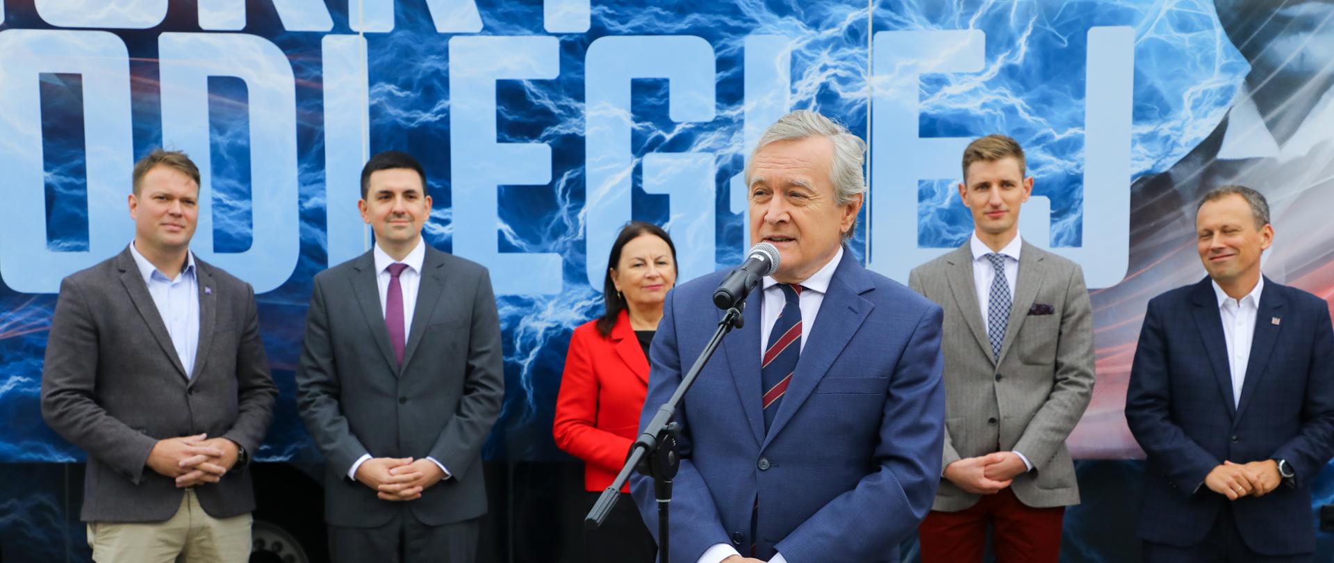 100. przystanek „Iskier Niepodległej” na warszawskim UKSW fot. Danuta Matloch