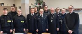 Na zdjęciu strażacy JRG nr 2 Płock z Biskupem płockim Szymonem Stułkowskim, ks. kan. Roman Bagiński- kapelan płockich strażaków, ks. kan. Jarosław Mokrzanowski, st. bryg. Adam Dobrosielski - Komendant Miejski PSP w Płocku