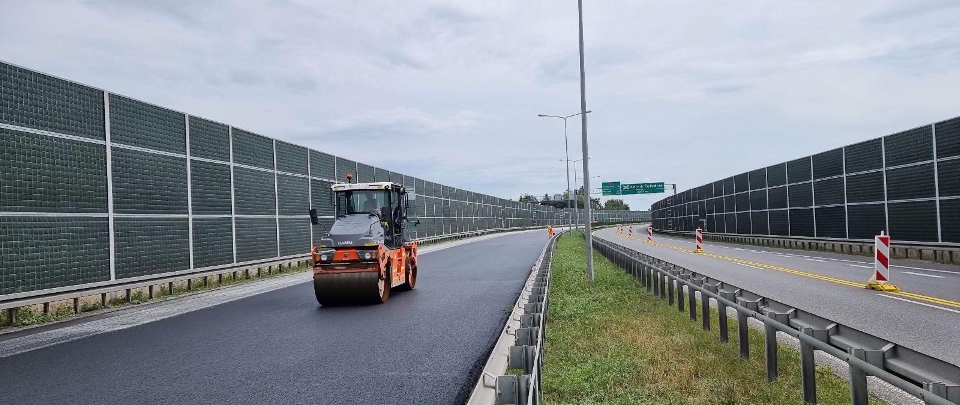 Prace bitumiczne na remontowanej S11 Krzesiny - Kórnik Północ