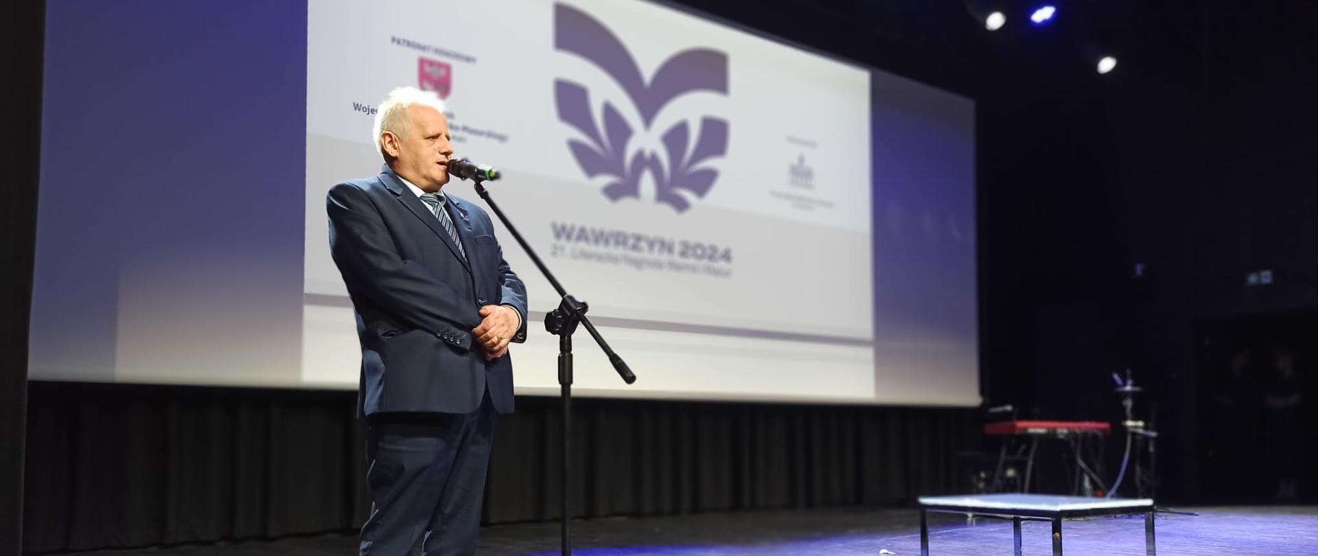 Wicewojewoda Zbigniew Szczypiński na gali wręczenia Literackiej Nagrody Warmii i Mazur „Wawrzyn” 2025
