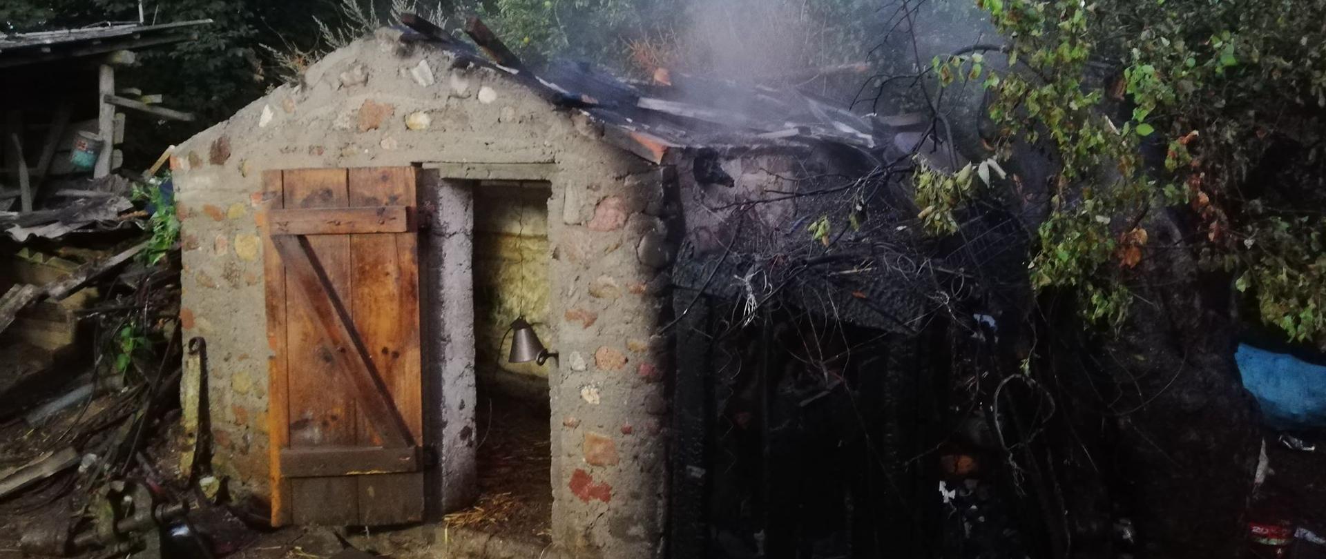 Zdjęcie z pożaru budynku gospodarczego w miejscowości Buślary