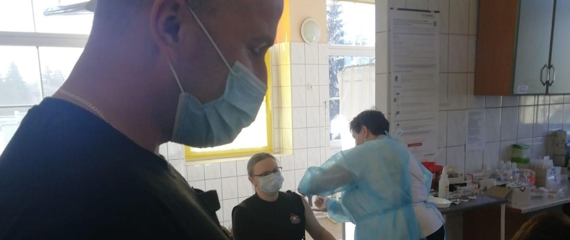 Szczepienie funkcjonariuszy