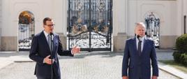 Mateusz Morawiecki i Piotr Gliński podczas konferencji prasowej.