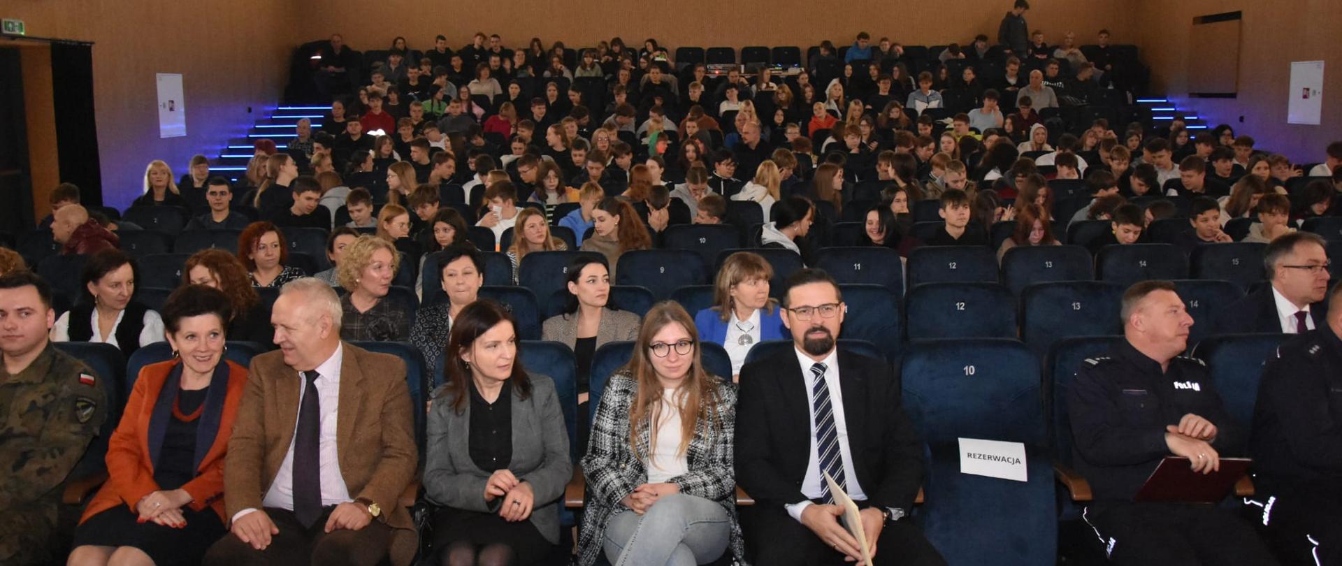 Bezpieczeństwo w ruchu drogowym – konferencja dla młodzieży