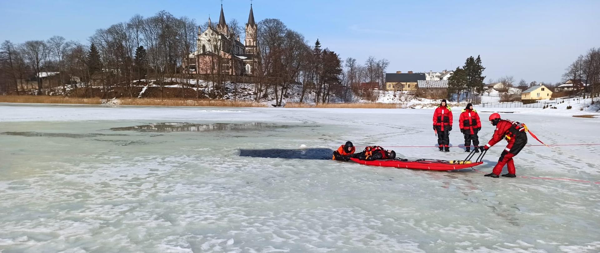 Ćwiczenia z zakresu ratownictwa lodowego 2021