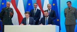 7 lipca 2025 r., w Warszawie, wicepremier - minister obrony narodowej Władysław Kosiniak-Kamysz oraz minister obrony Królestwa Niderlandów Ruben Brekelmans podpisali umowę (Memorandum of Understanding), dotyczącą zacieśnienia dwustronnej współpracy w dziedzinie obronności. Po podpisaniu dokumentu odbyła się konferencja prasowa. Fot. Krzysztof Niedziela/MON