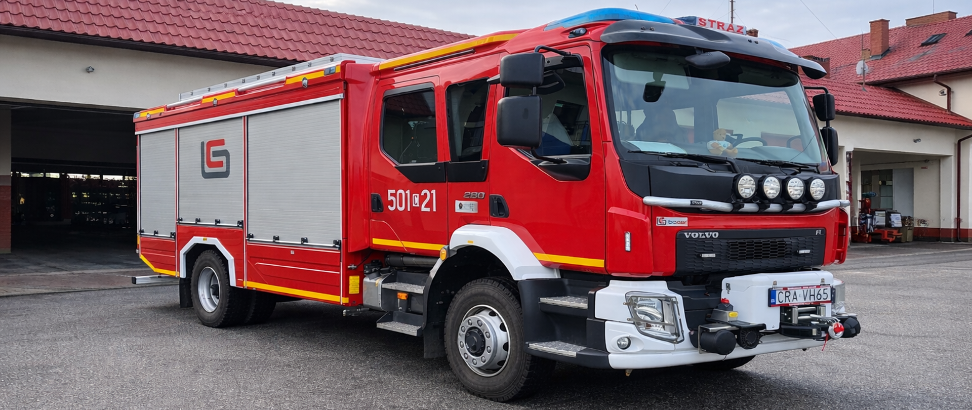 Zdjęcie przedstawia wóz ratowniczo-gaśniczy GBA 2,5/16/2,5 VOLVO FL