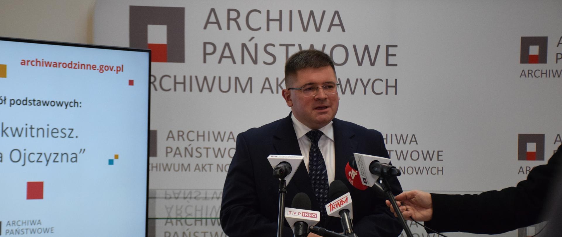 Konkurs „Bez korzeni nie zakwitniesz. Moja Wielka i Mała Ojczyzna” - konferencja prasowa z udziałem wiceministra Tomasza Rzymkowskiego