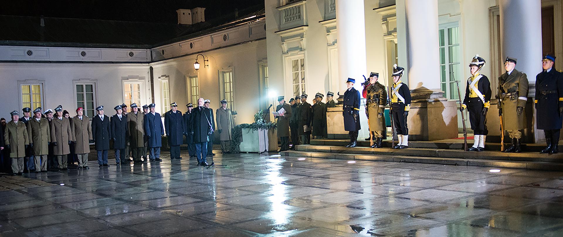 291117_Szef_MON_na_Dniu_Podchorążego_WKRol_01