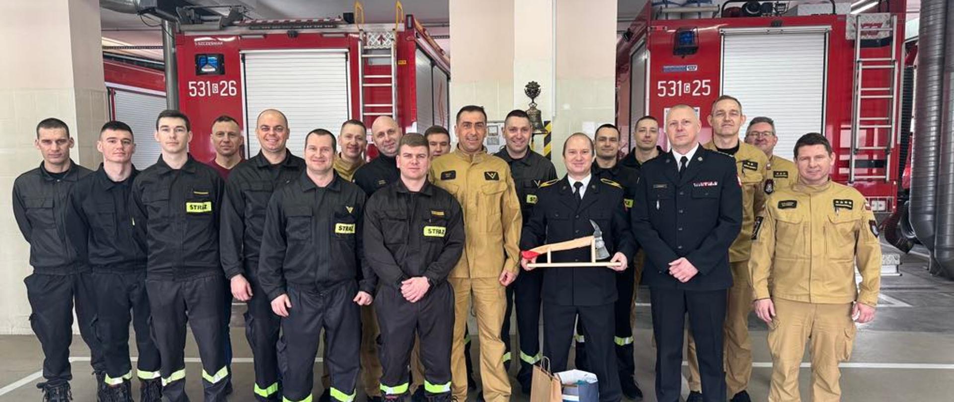 odejście funkcjonariusza na zaopatrzenie emerytalne.