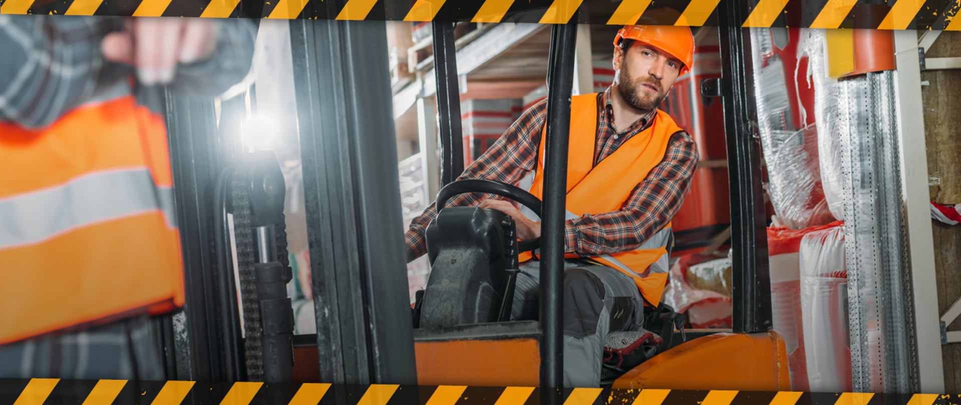 osoba na wózku widłowym