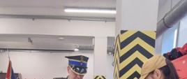 Uroczysta zbiórka z okazji ślubowania nowo przyjętych funkcjonariuszy oraz przejścia na zaopatrzenie dwóch strażaków