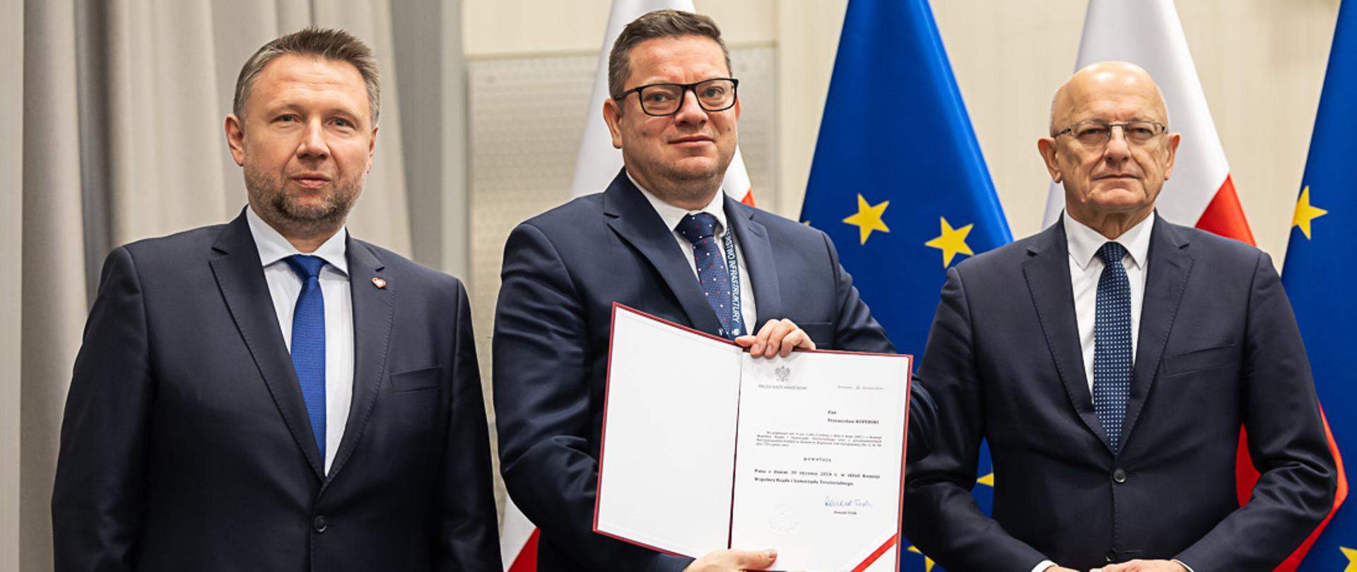 Wiceminister infrastruktury Przemysław Koperski z nominacją na członka Komisji Wspólnej Rządu i Samorządu Terytorialnego. Fot.: A. Mitura/MSWiA