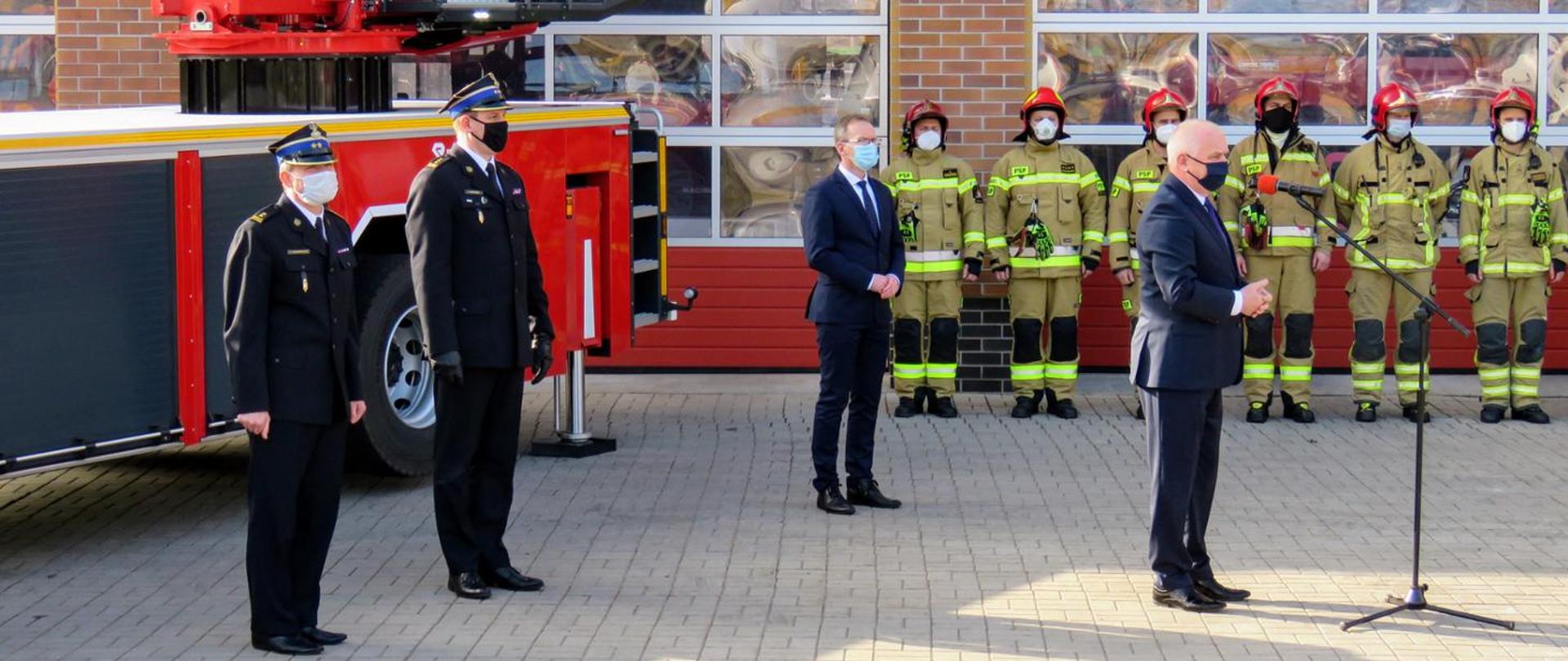 Nowa drabina mechaniczna - uroczyste przekazanie, przemówienie wojewody