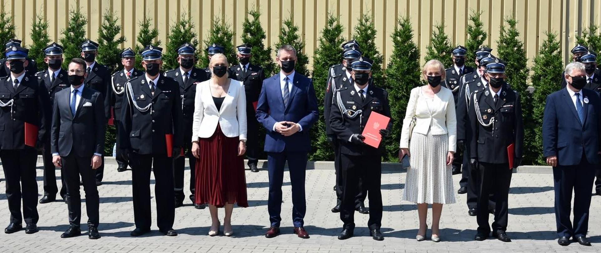 Oficjalne wręczenie promes na zakup nowych wozów strażackich dla Ochotniczej Straży Pożarnej z terenu województwa mazowieckiego.